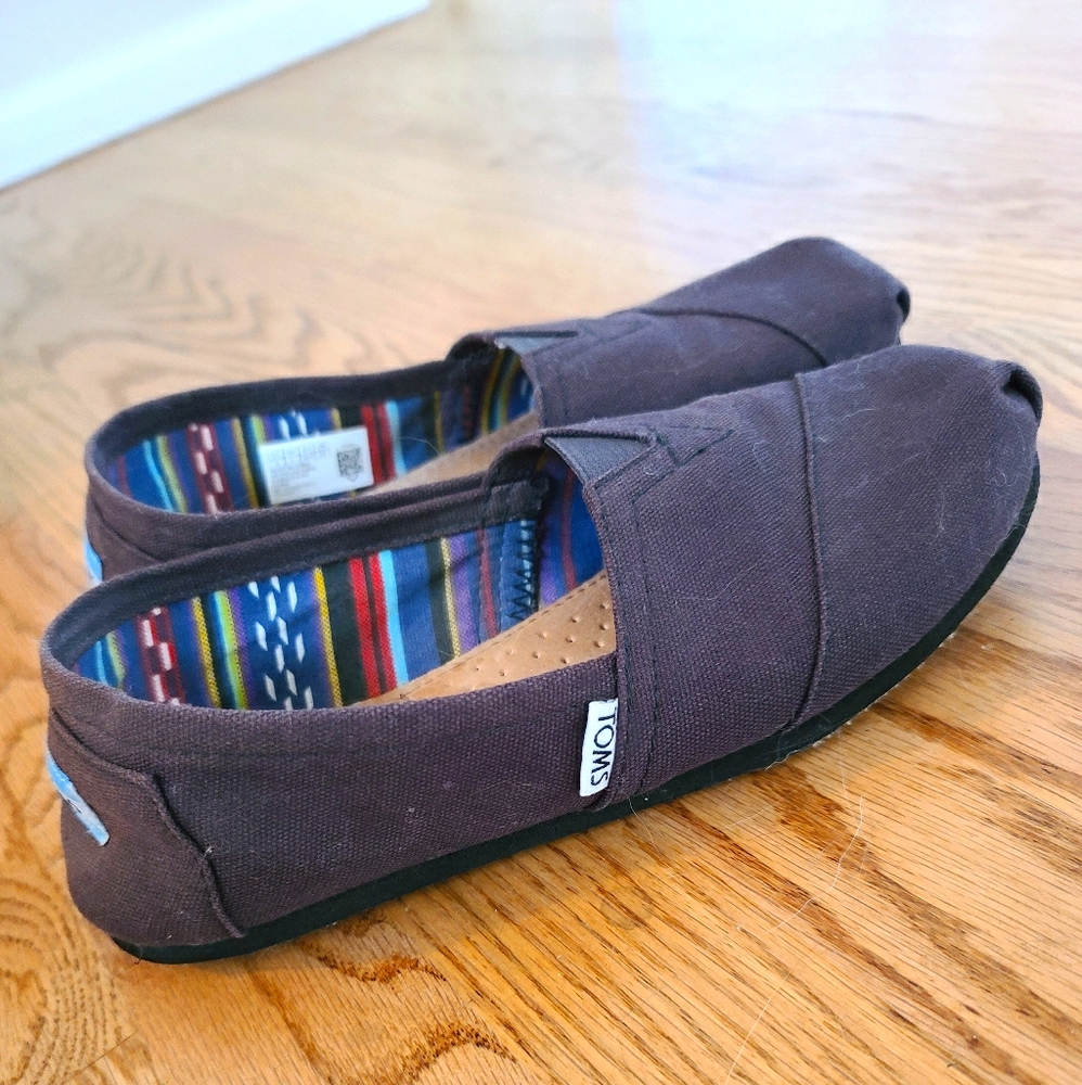 Women's Toms Classic Canvas Shoes in Navy (Size 8)